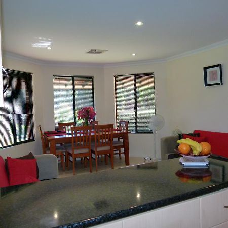 Seatrees Accommodation Yanchep Bagian luar foto