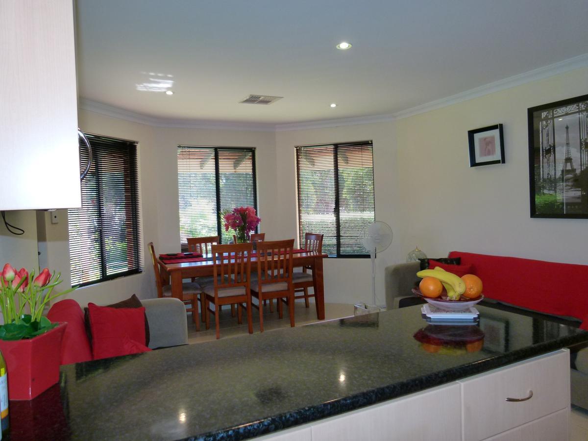 Seatrees Accommodation Yanchep Bagian luar foto