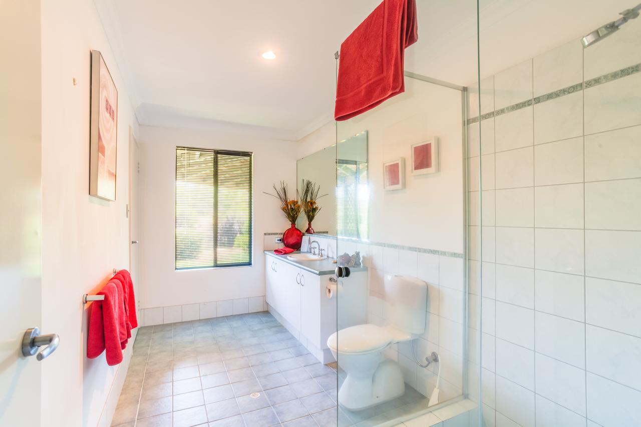 Seatrees Accommodation Yanchep Bagian luar foto